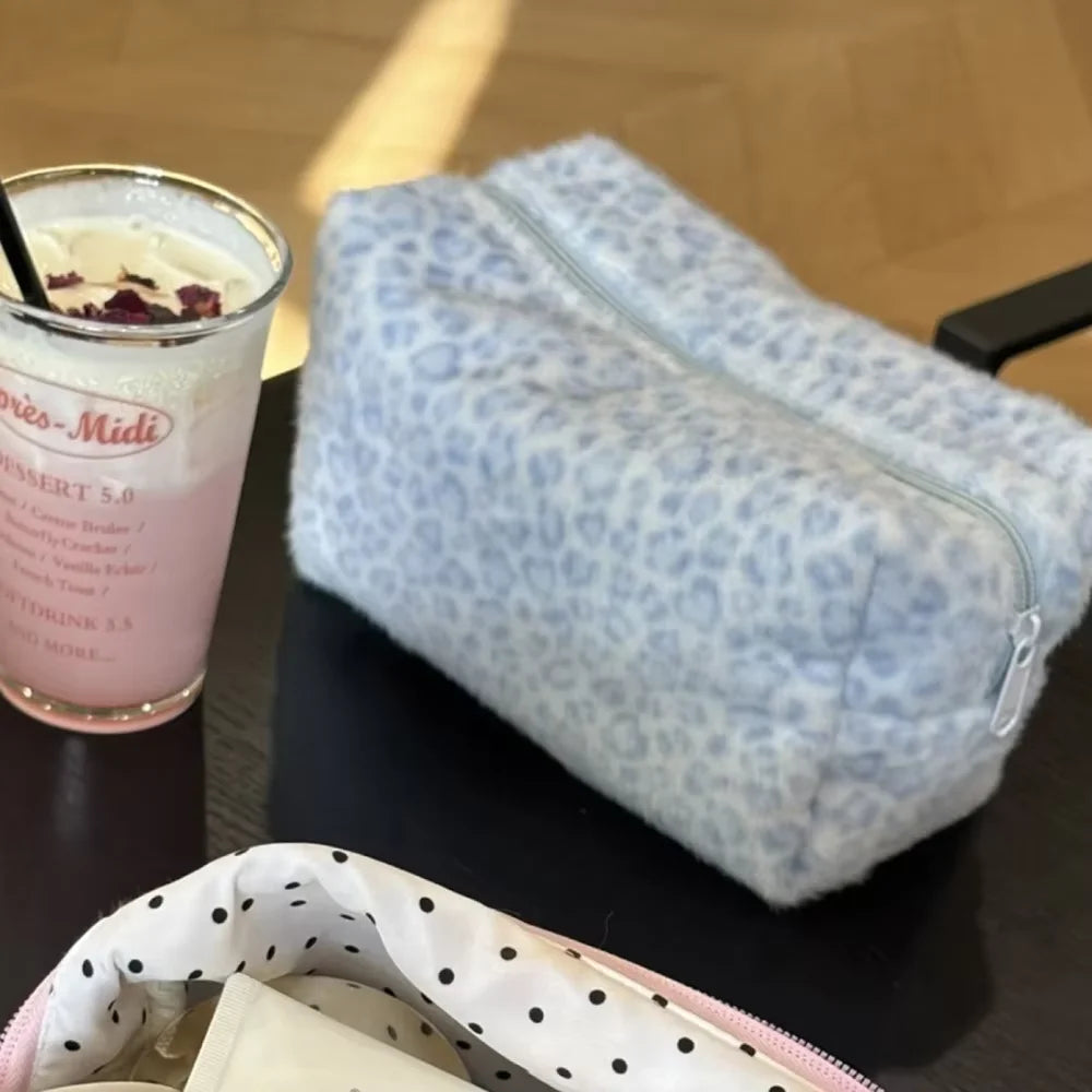 Homefish Durable Fuzzy Makeup Bag Large Capacity Leopard Print Toiletry Organizer Portable Cosmetic