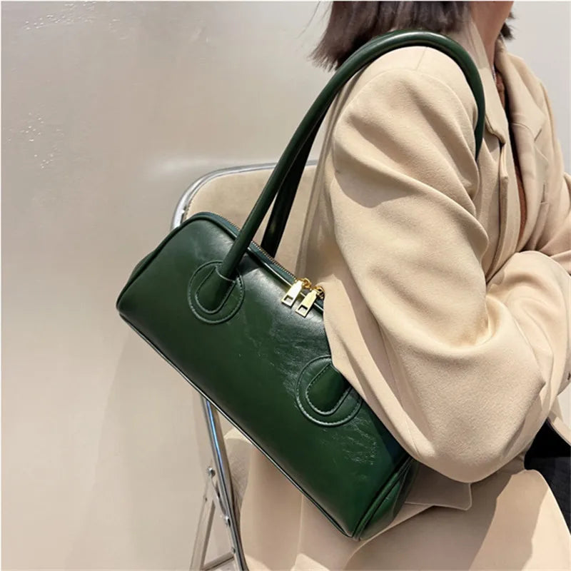 Retro Leather Baguette Shoulder Bag – Elegant Women's Handbag