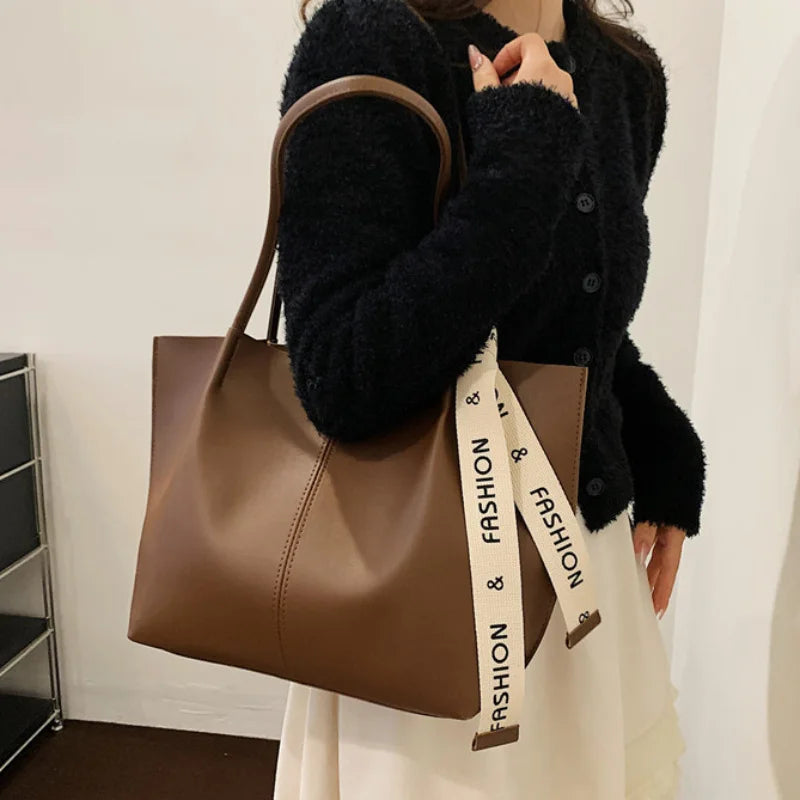 Large Capacity Tote Bag for Women – Chic Leather Shoulder Handbag