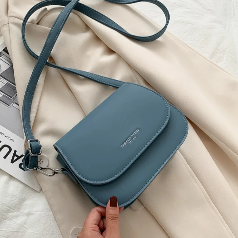 Saddle Crossbody Bag for Women – Minimalist Flap Shoulder Purse