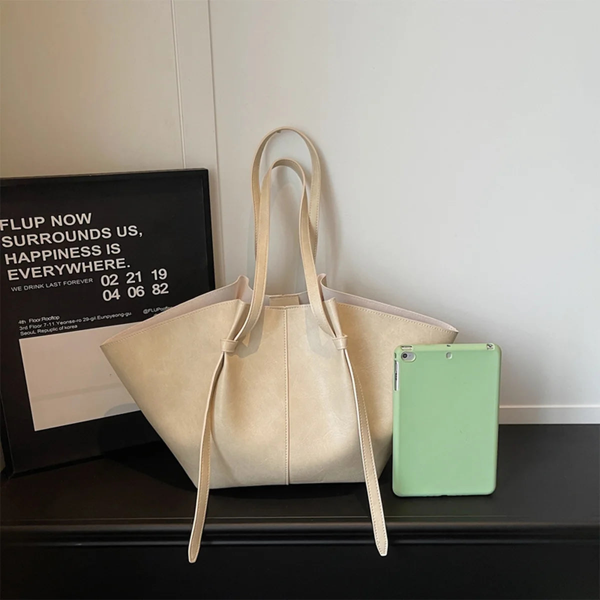 Vintage Tote Bag Delicate Quilting Base Studs Detachable Pouch Large Capacity Magnetic Snap Pu