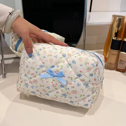 Flower Quilted Makeup Storage Bag Portable Travel Organizer Cosmetic Toiletry Pouch Cute Make Up