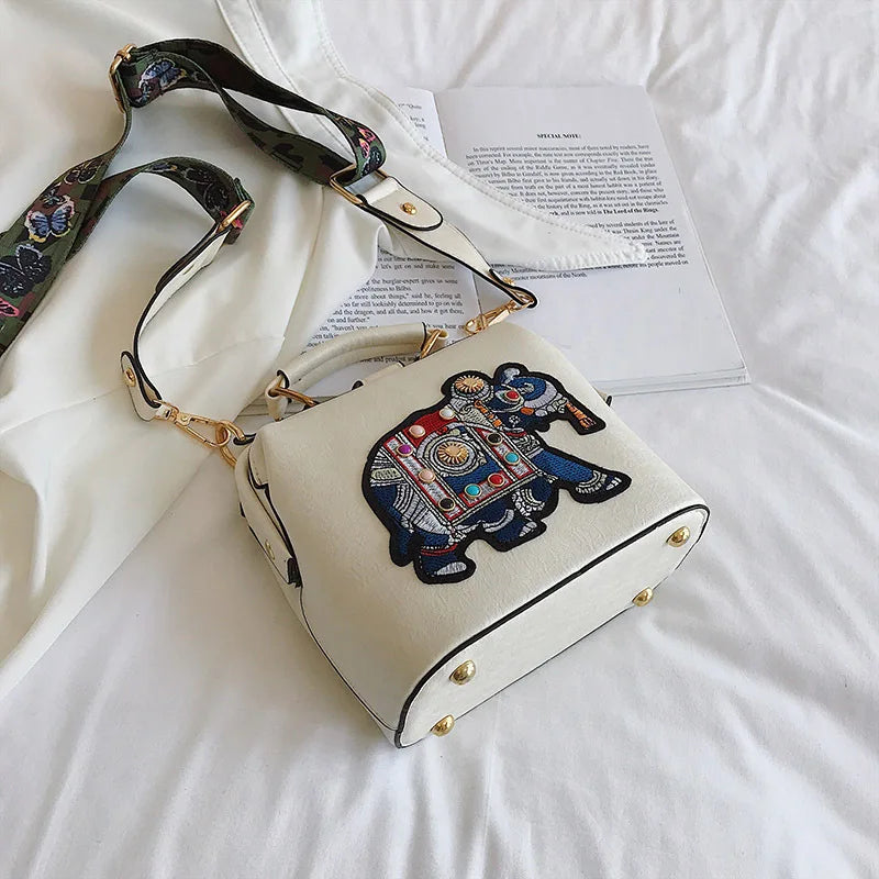 Fashionable Retro Embroidered Shoulder Bag Artistic Chinese Style Large Capacity Women S Crossbody