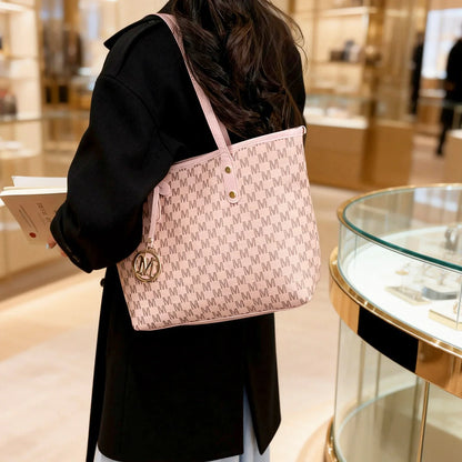 Tote Bag M Letter Print Pu Gold Pendant Decoration Zipper Large Capacity Water Resistant Shoulder
