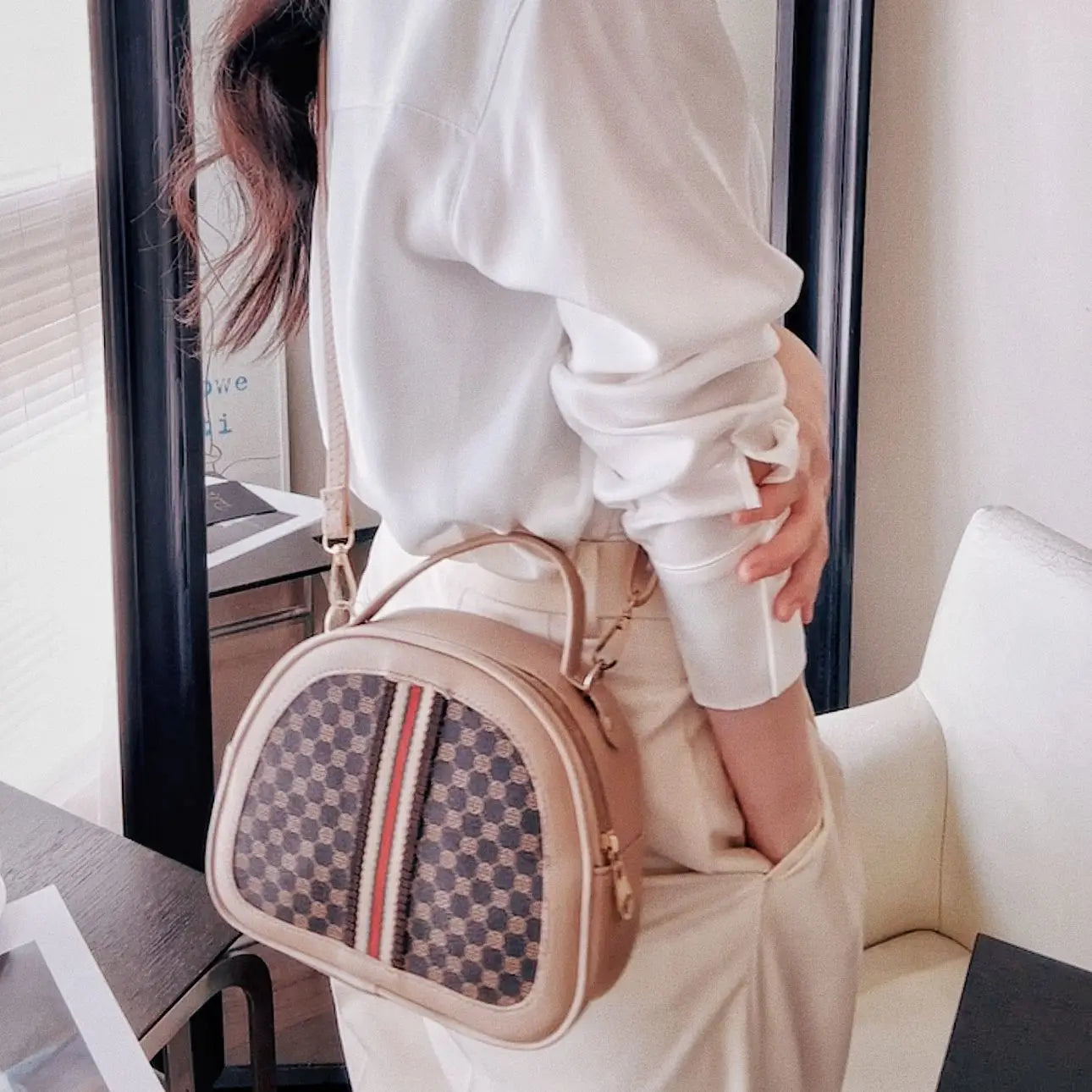 Retro Messenger Bag Women Simple Vegan Leather Purse Classic Style Shoulder Bag