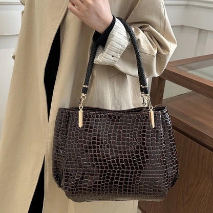 Embossed Leather Tote Bag – Large Capacity Handbag with Gold Hardware