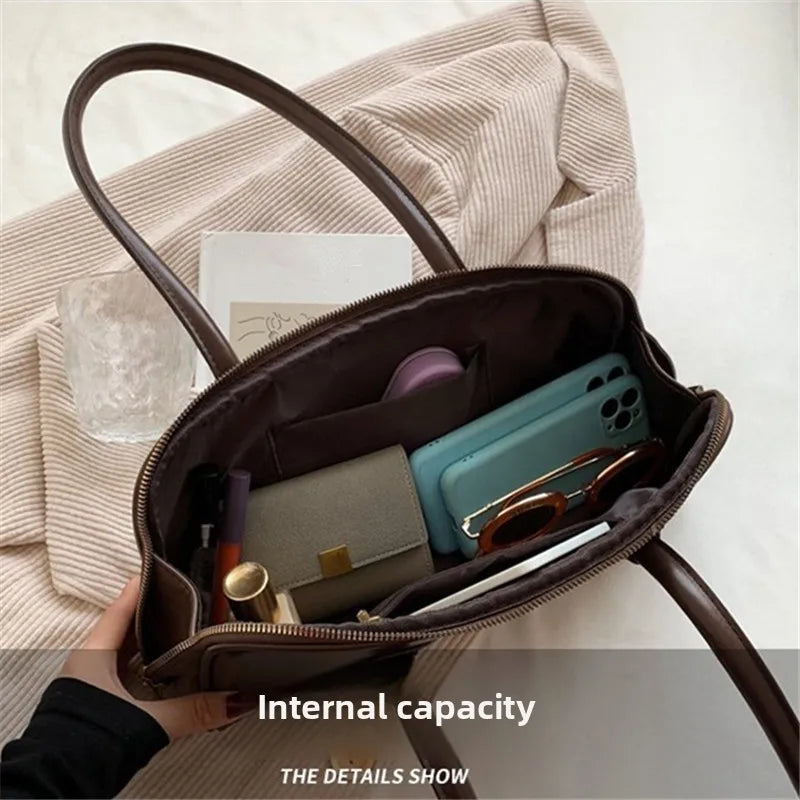 Retro Leather Baguette Shoulder Bag – Elegant Women's Handbag