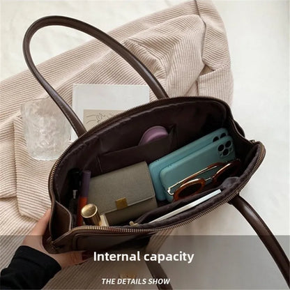 Retro Leather Baguette Shoulder Bag – Elegant Women's Handbag