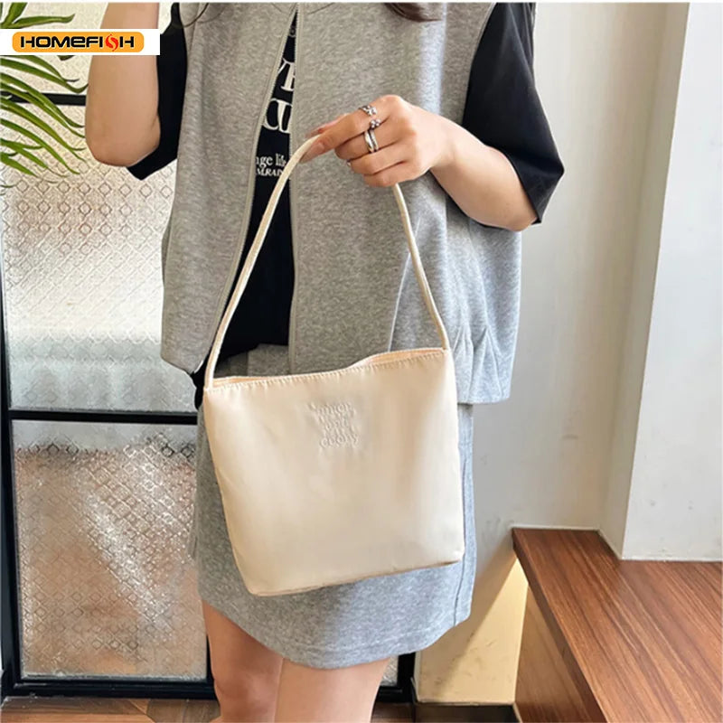 Embroidered Nylon Bucket Bag Japanese Style Commuter Single Shoulder Bag