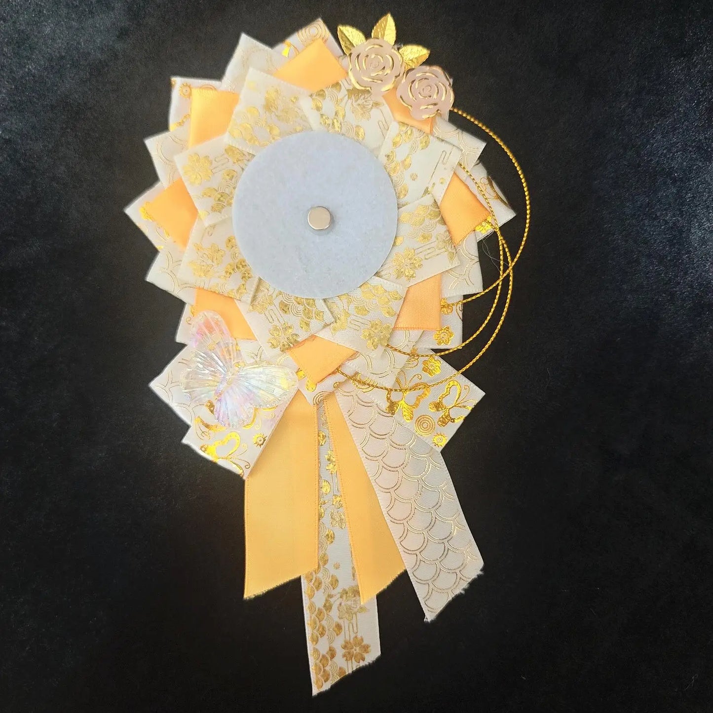Itabag Ribbon Flower Badge Stand – Anime Pin Display Decoration
