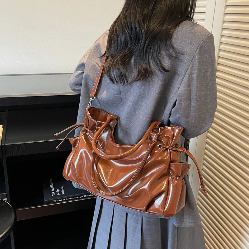 Retro-Styled Grand Smooth Pu Women S Shoulder Bag - Multi-Pocket Large-Capacity Adjustable Strap
