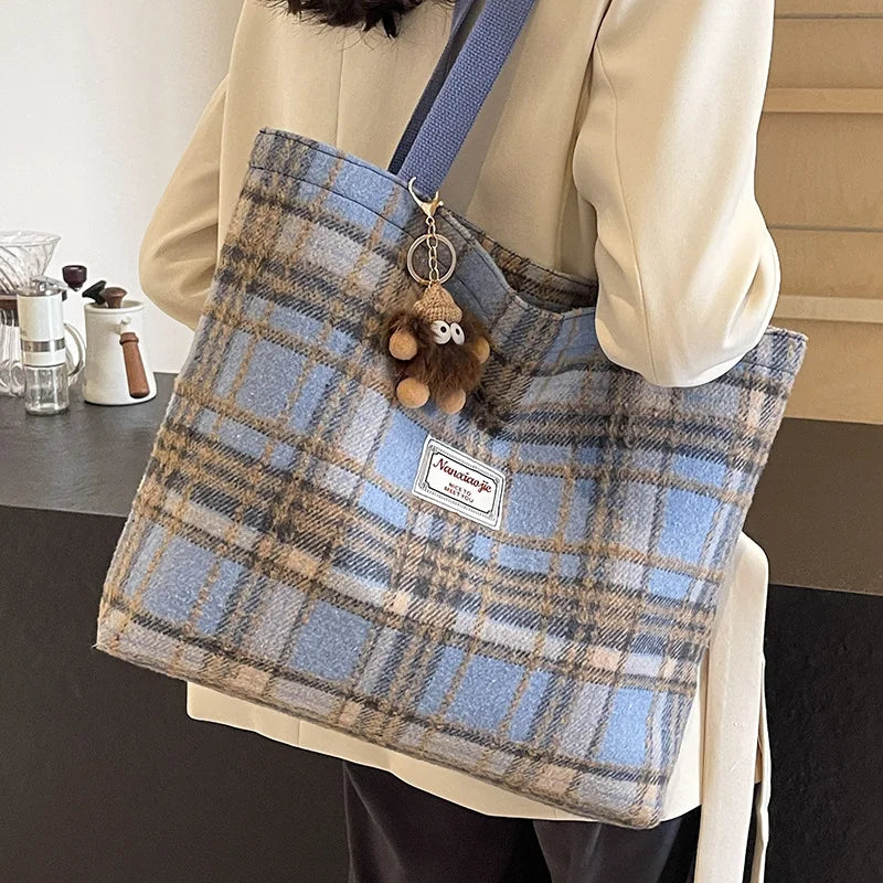Plaid Wool Tote Bag – Spacious Vintage Shoulder Handbag
