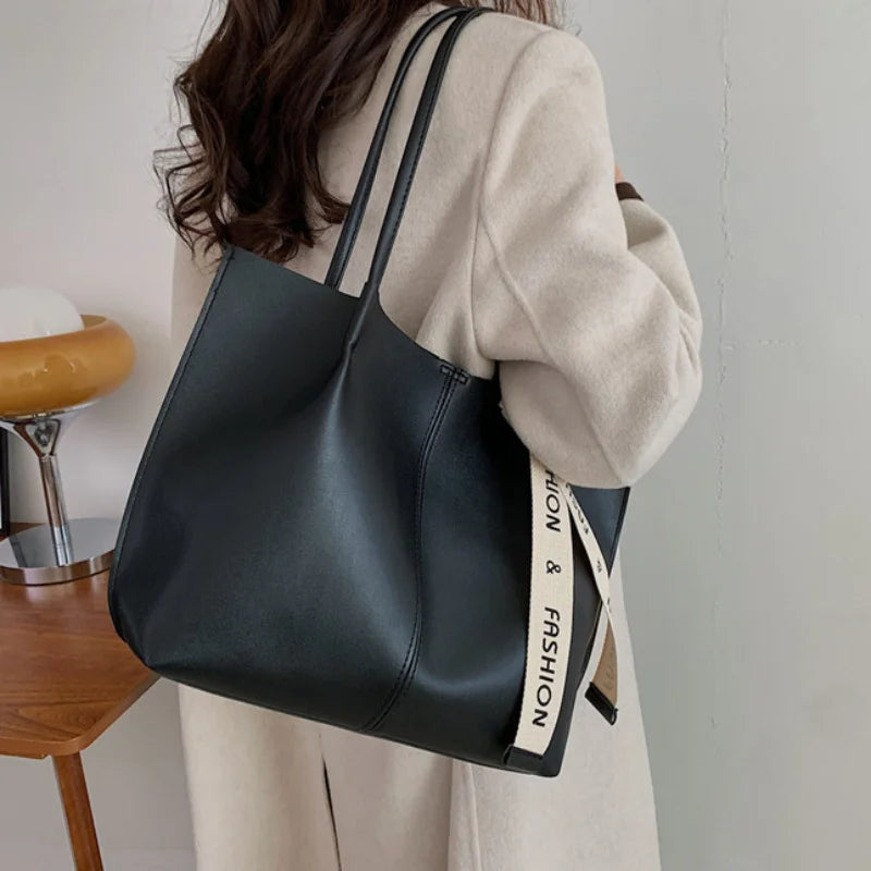 Large Capacity Tote Bag for Women – Chic Leather Shoulder Handbag