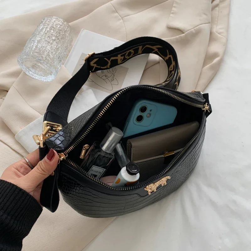 Simple Mini Breast Pocket Outdoor Leisure Bag Multi-Function Large Capacity Storage Mobile Phone
